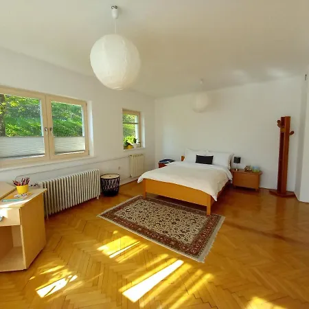 Daire Lovely 2-bedroom With Free Parking *