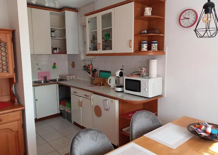 Lovely 2-bedroom With Free Parking *