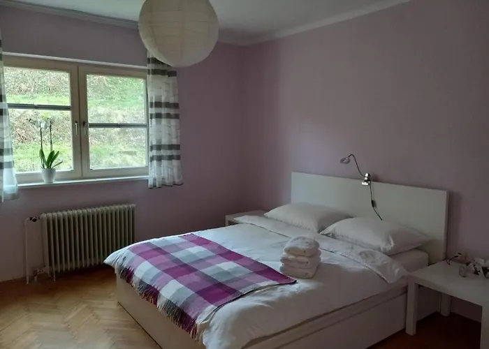 Apartamento Lovely 2-bedroom With Free Parking *